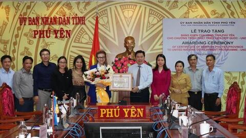 UBND tỉnh Phú Yên trao Bằng khen cho Chương trình phát triển Liên hợp quốc