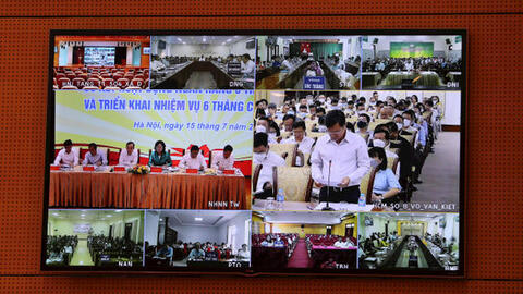 Đổi mới tích cực từ Hội nghị sơ kết 6 tháng đầu năm của ngành Ngân hàng