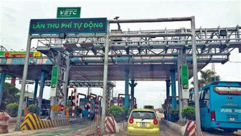 Thủ tướng Chính phủ yêu cầu Bộ Giao thông vận tải có phương án xử lý phù hợp những bất cập trong triển khai thu phí tự động không dừng