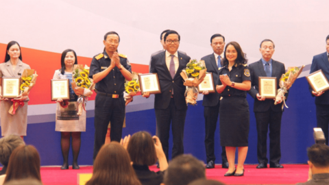 Toyota Việt Nam được vinh danh là 1 trong 9 doanh nghiệp nộp thuế lớn, tuân thủ pháp luật về hải quan