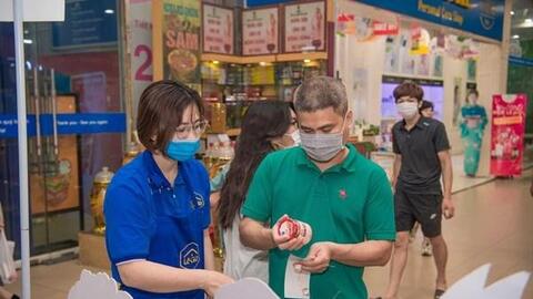 Doanh nghiệp bán lẻ hưởng lợi từ tiêu dùng cuối năm