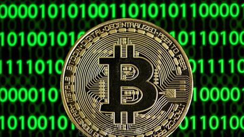 Năm 2023, giá Bitcoin có thể giảm 70% và giá vàng có thể tăng 30% lên 2.250 USD/ounce