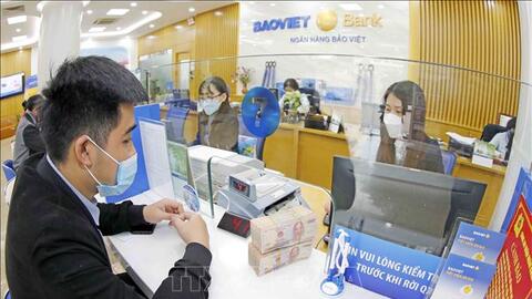 Triển vọng và thách thức ngành ngân hàng: Bài 1 - Ứng phó trước những cơn gió ngược