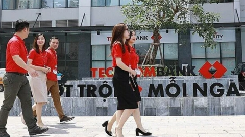 Cán bộ, nhân viên Techcombank có thu nhập bình quân 45 triệu đồng/tháng