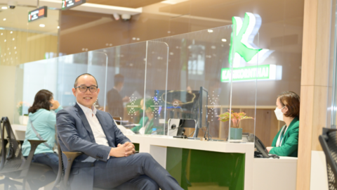 Ngân hàng trong… túi