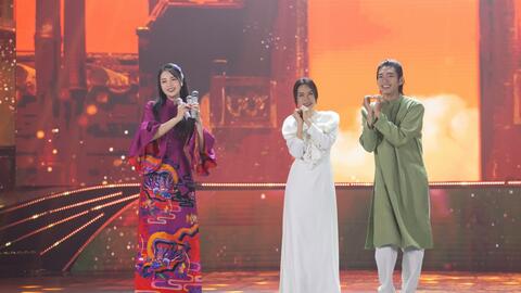 Á hậu Thụy Vân xúc động vì Mỹ Tâm tại "Hoa xuân ca"