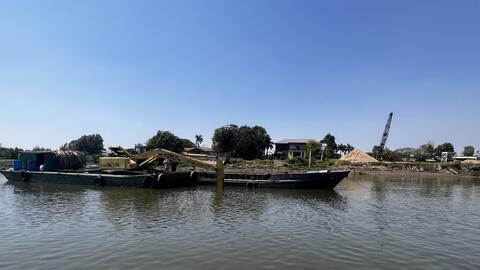 Công an TP HCM ngăn chặn vụ nạo vét bùn đất sông trái phép