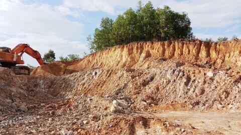 Doanh nghiệp trả kết quả trúng đấu giá quyền khai thác khoáng sản