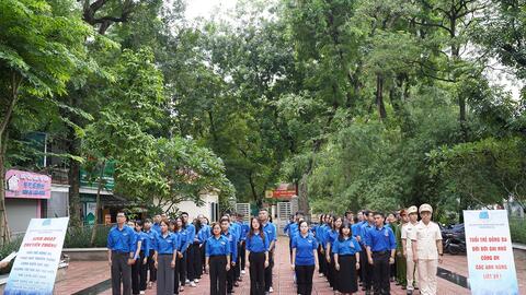 155 đại biểu Đại hội Hội LHTN quận Đống Đa báo công dâng Bác