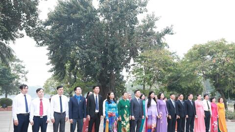 Cán bộ Mặt trận Hà Nội tưởng nhớ Bác Hồ, Bác Tôn