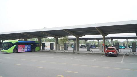 “Lời chào cao hơn mâm cỗ” khi trải nghiệm Vinbus