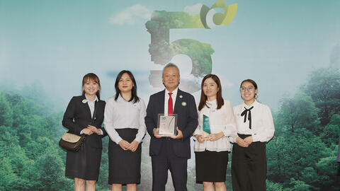 Acecook Việt Nam được vinh danh Top 50 doanh nghiệp phát triển bền vững tiêu biểu Việt Nam 2025