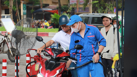 Giá xăng dầu hôm nay 13/09/2025: Giá dầu bật tăng gần 2%