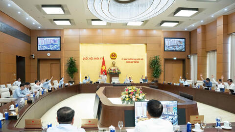 Thông qua mức thuế bảo vệ môi trường với xăng, dầu, mỡ nhờn năm 2026