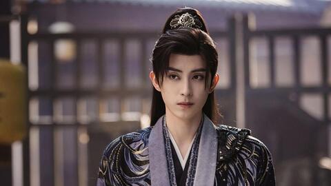 Ngao Thụy Bằng gây tranh cãi vì phản ứng gay gắt với fan cuồng bám đuôi xe