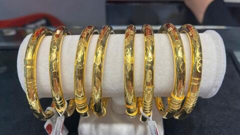 Giá vàng hôm nay 2/11/2025: Vàng giữ giá, thị trường lặng sóng