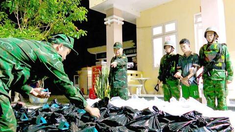 Bắt giữ xe bán tải vận chuyển 15.000 bao thuốc lá lậu ở Tây Ninh