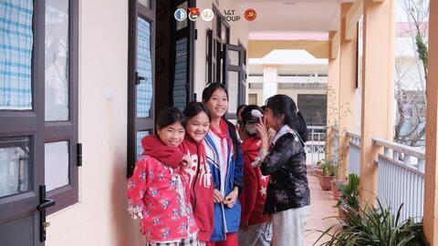 “Cùng em tới trường”: Khi những tấm lòng mở lối ước mơ