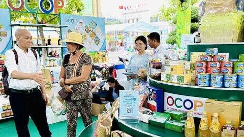 Xuất khẩu tại chỗ: Khi OCOP là 'đại sứ văn hóa'