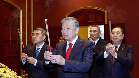 Tổng Bí thư dâng hương tại Khu Di tích Hoàng thành Thăng Long và Di tích Nhà 67