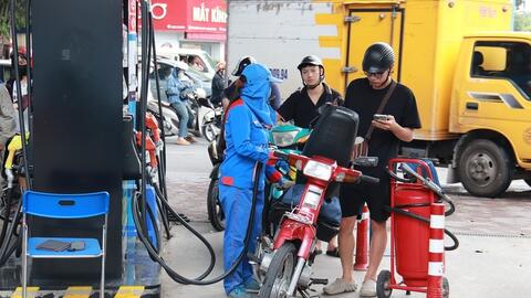 Giá xăng dầu hôm nay 1/3/2026: Tăng mạnh phiên cuối tuần