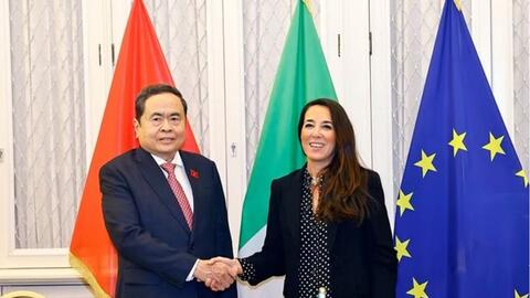 Chủ tịch Quốc hội đề nghị Italy miễn thị thực cho công dân Việt Nam