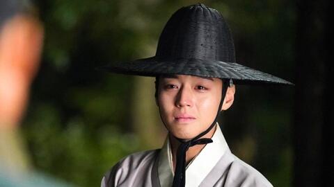 Park Ji Hoon khóc nhiều trong quá trình quay phim “Dưới bóng điện hạ”