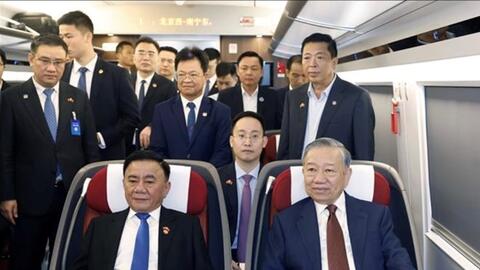 Tổng Bí thư, Chủ tịch nước Tô Lâm đi thăm thành phố Nam Ninh bằng tàu cao tốc