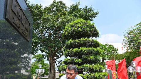 Thủ tướng Lê Minh Hưng dâng hương tưởng niệm các Anh hùng Liệt sĩ tại TP. Hải Phòng