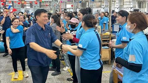 Hơn 42.000 công nhân gắn bó công ty nhờ môi trường hạnh phúc