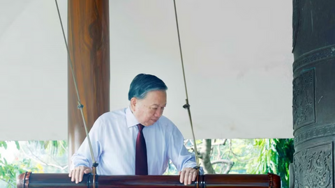 Tổng Bí thư, Chủ tịch nước dâng hương tưởng niệm các Anh hùng liệt sỹ ở Tây Ninh