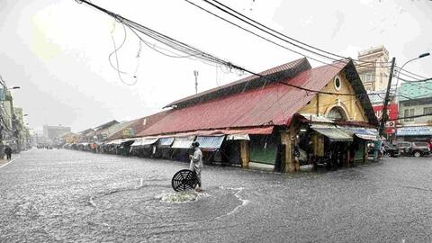 TPHCM cấp bách giải cứu rốn ngập chợ Thủ Đức