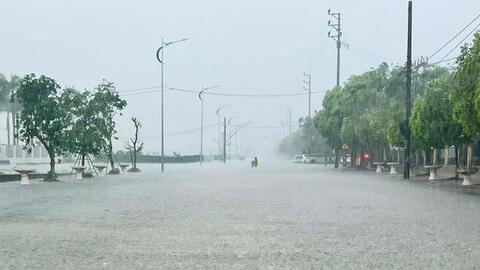 Mưa lớn gây ngập cục bộ một số tuyến đường ở Hà Tĩnh