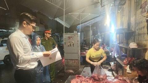 Hà Nội kiểm tra khu bán buôn thịt bò ở Hoàn Kiếm, phát hiện vi phạm