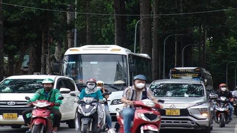 Hạn chế xe khách vào nội đô TPHCM: Cần giải quyết vấn đề trung chuyển