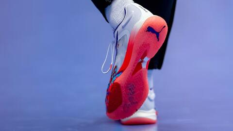 Doanh nghiệp Trung Quốc đổ xô thâu tóm các thương hiệu phương Tây: Puma, Nestlé, Hoka,...