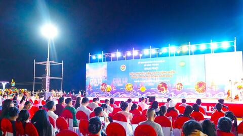 Hội chợ đặc sản OCOP vùng miền tại Cửa Lò thu hút người tiêu dùng