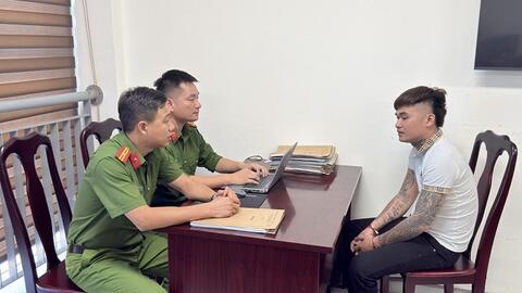 Bắt giữ đối tượng truy nã khi bị trục xuất từ Campuchia về Việt Nam