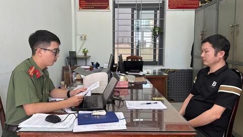 Tổ chức đưa 21 người vượt biên trái phép, đối tượng truy nã ra đầu thú