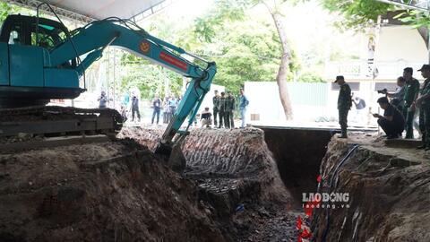Bóc tách từng lớp đất mở rộng phạm vi tìm kiếm hài cốt liệt sĩ ở TPHCM