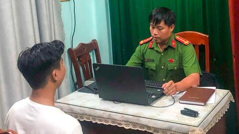 Công an vận động thành công đối tượng bị truy nã ra đầu thú