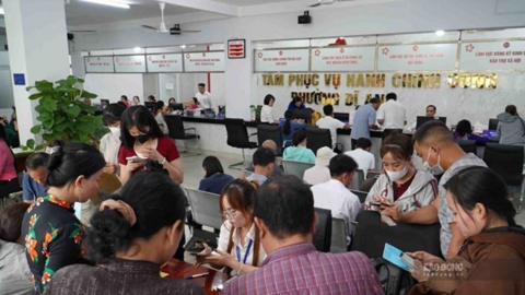 Xã hội hóa hỗ trợ giải quyết thủ tục hành chính để phục vụ người dân tốt hơn