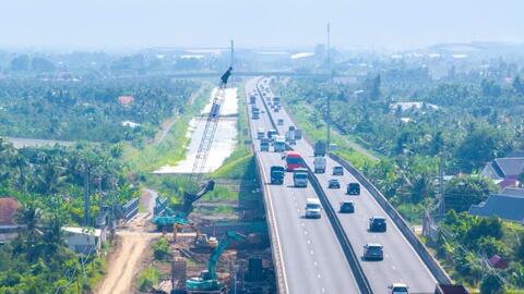Bên trong đại công trường 67 mũi thi công, mở rộng cao tốc TPHCM - Trung Lương - Mỹ Thuận