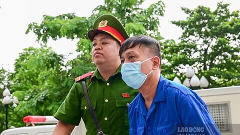 Hình ảnh dẫn giải bị cáo vụ cựu thứ trưởng nhận hối lộ vào phòng xử án