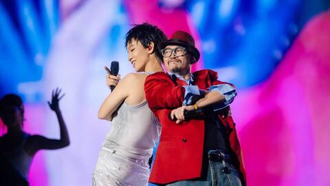 “Anh tài” Hà Lê, Hoàng Dũng gây sốt khi song ca nhạc Trịnh ở concert tại Hưng Yên
