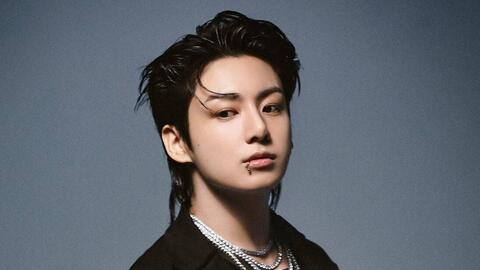 Jungkook (BTS) dẫn đầu doanh số album solo K-pop với “GOLDEN”