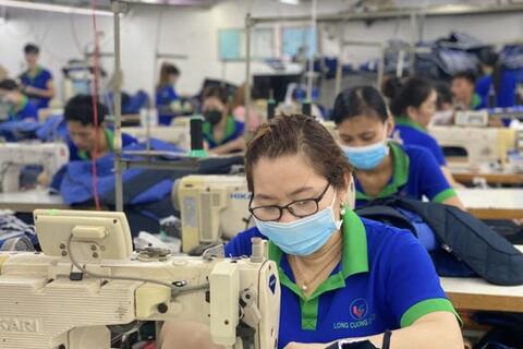 Người lao động mong cải thiện chính sách về tiền lương, nhà ở