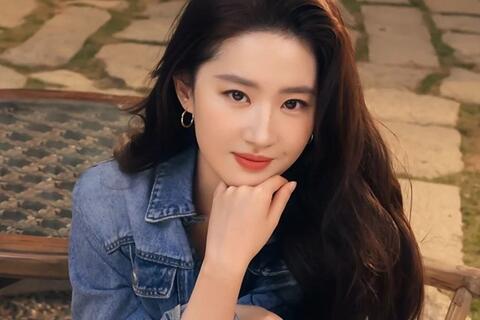 Lưu Diệc Phi mang về 8 triệu USD trong 48 tiếng tại Tuần lễ thời trang Paris