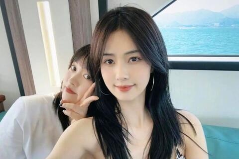 Bạch Lộc và mối quan hệ đặc biệt với trợ lý