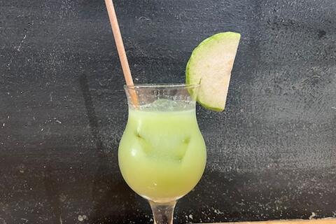 Giảm cân có nên uống nước ép trái cây không?